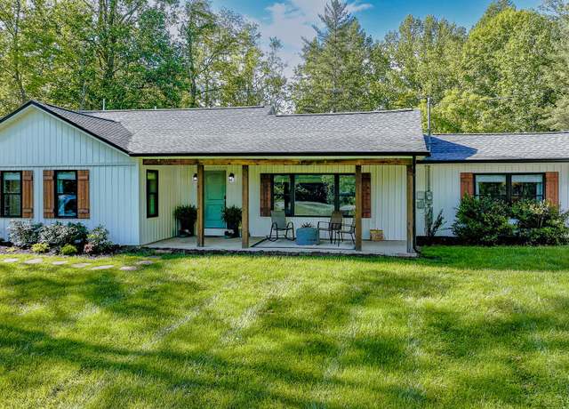 Property at 2912 Walnut St, Johnson City, TN 37604, 4 beds, 3 baths