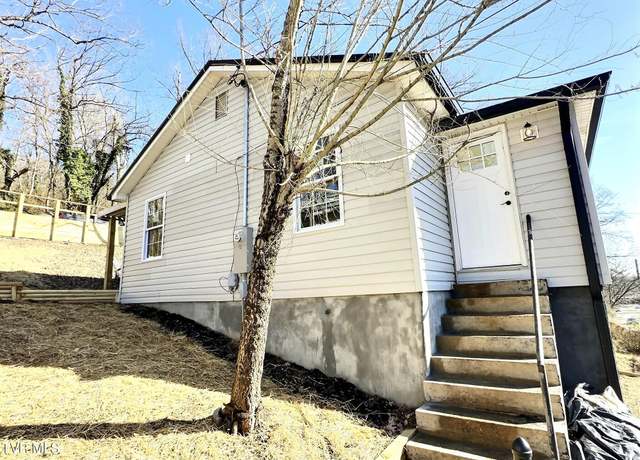 Property at 897 Lynn Garden Dr, Kingsport, TN 37665, 2 beds, 1.5 baths