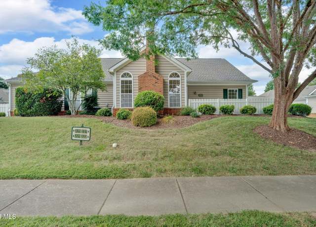 Property at 223 Avonlea Pl, Johnson City, TN 37604, 3 beds, 2.5 baths