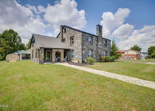 Property at 116 G St, Elizabethton, TN 37643, 3 beds, 2.5 baths