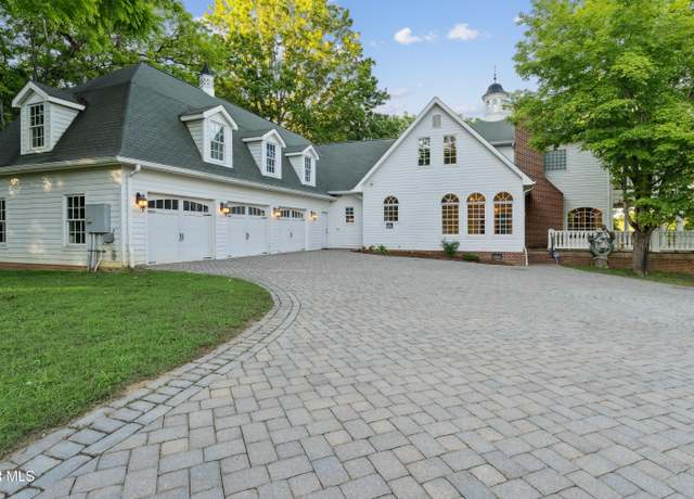 Property at 133 Knob Creek Dock Rd, Johnson City, TN 37601, 6 beds, 7 baths