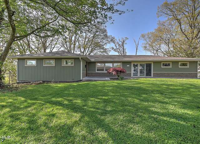 Property at 2025 Oakland St, Kingsport, TN 37660, 3 beds, 2 baths
