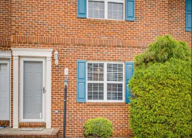 Property at 4 Lexington Ct, Johnson City, TN 37615, 2 beds, 1.5 baths