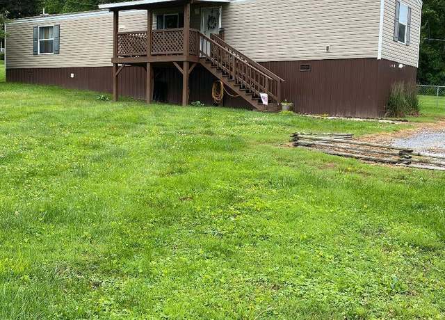 Property at 2807 6th Ave, Big Stone Gap, VA 24219, 3 beds, 2 baths