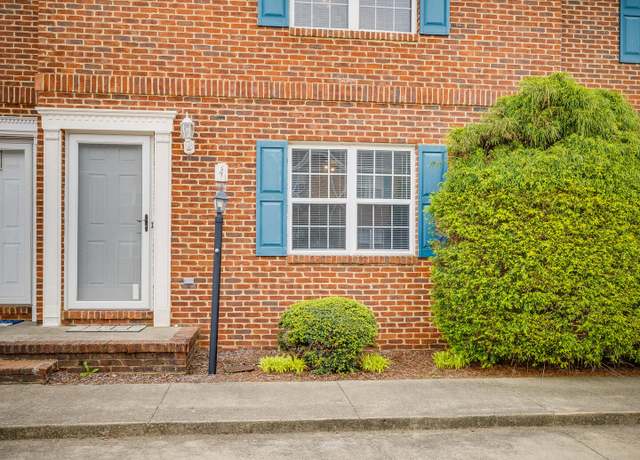 Property at 1 Lexington Ct, Johnson City, TN 37615, 2 beds, 1.5 baths