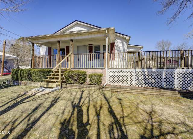 Property at 1400 Leeland Dr, Kingsport, TN 37660, 4 beds, 2 baths