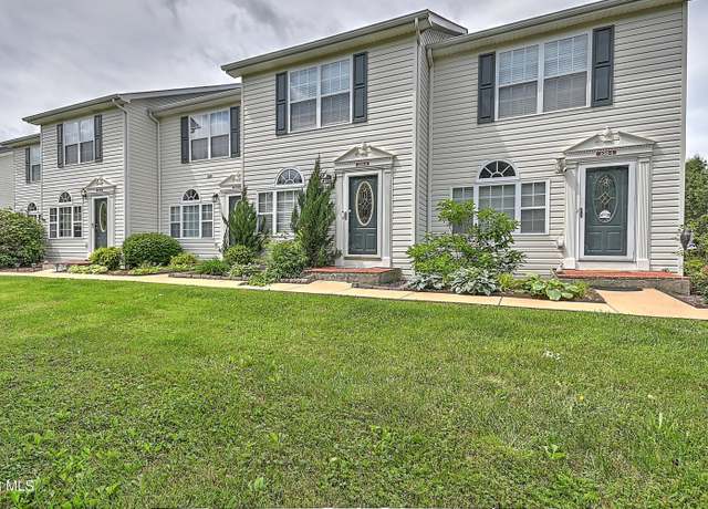 Property at 220 Amanda Ln #2, Bristol, TN 37620, 3 beds, 2.5 baths