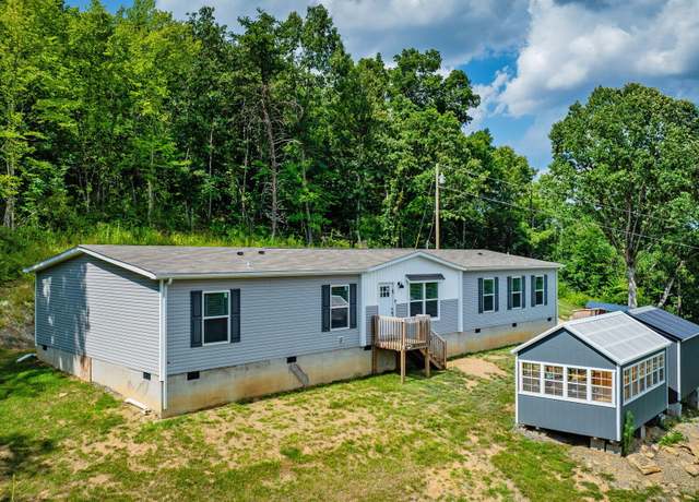 Property at 1400 Stoneybrook Dr, Johnson City, TN 37601, 5 beds, 3 baths