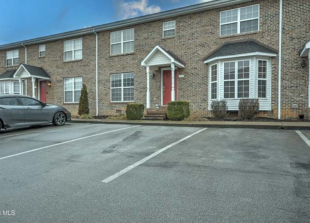 Property at 305 Waterford Ct #305, Johnson City, TN 37615, 2 beds, 2.5 baths