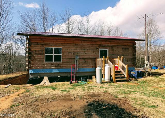 Property at 326 Flat Top Rd, Coeburn, VA 24230, 1 bed, 1.5 baths
