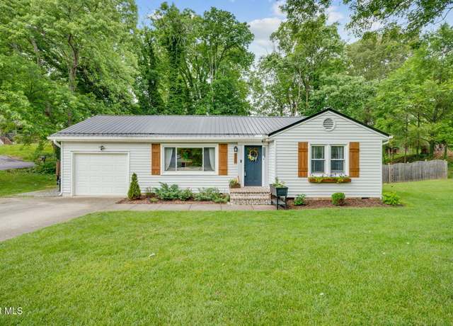 Property at 2300 Stuart Dr, Kingsport, TN 37664, 3 beds, 2 baths