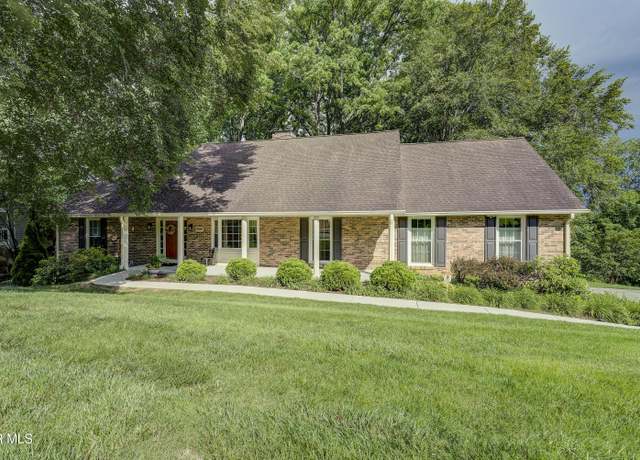 Property at 2806 Avondale Dr, Johnson City, TN 37604, 4 beds, 3.5 baths