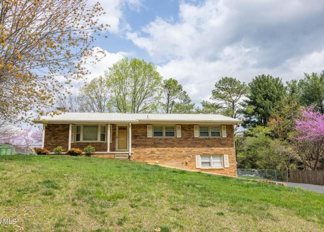 Property at 320 Bell St, Blountville, TN 37617, 3 beds, 3 baths