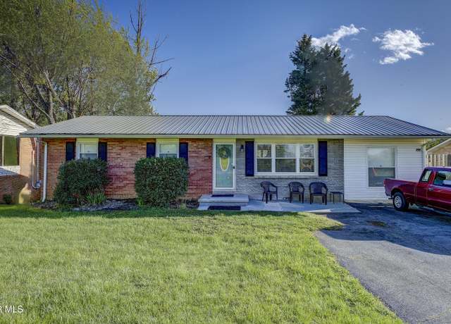 Property at 602 Bradley St, Elizabethton, TN 37643, 3 beds, 1.5 baths