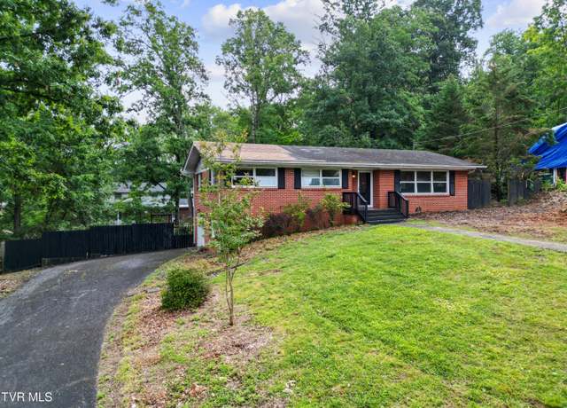 Property at 1405 Brentwood Dr, Greeneville, TN 37743, 4 beds, 2 baths