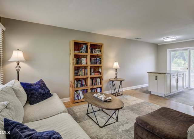 Property at 5853 Seneca Rd, Kingsport, TN 37664, 3 beds, 2 baths