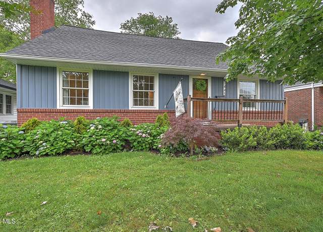 Property at 1449 Warpath Dr, Kingsport, TN 37664, 4 beds, 2 baths