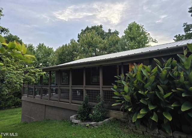 Property at 3525 James Phillips Way, Sevierville, TN 37876, 3 beds, 2 baths