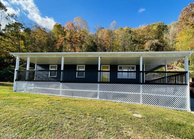 Property at 713 10th St, Big Stone Gap, VA 24219, 3 beds, 2 baths