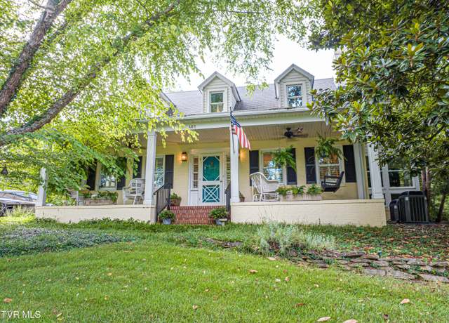 Property at 461 Circle Dr, Abingdon, VA 24210, 4 beds, 2 baths