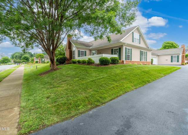 Property at 223 Avonlea Pl, Johnson City, TN 37604, 3 beds, 2.5 baths
