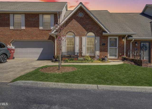 Property at 404 East Mountain View Rd #104, Johnson City, TN 37601, 4 beds, 3.5 baths