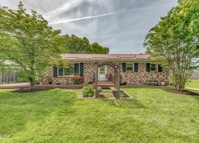 Property at 629 Buffalo Rd, Blountville, TN 37617, 5 beds, 3 baths