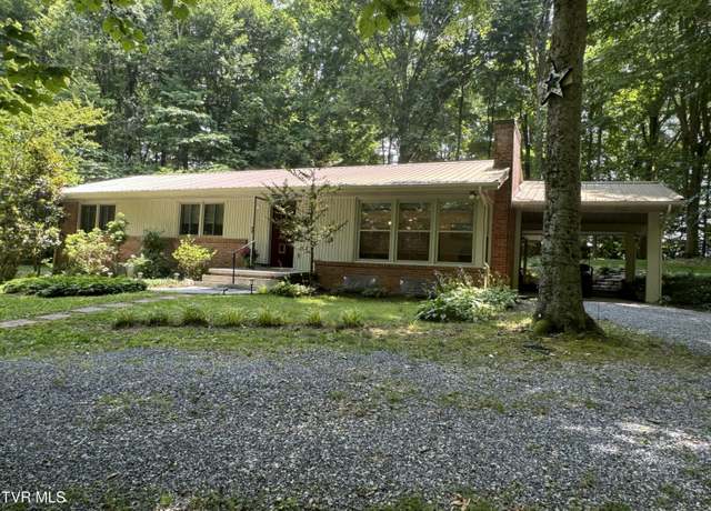 Property at 355 Holston Dr, Blountville, TN 37617, 4 beds, 3 baths