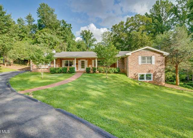 Property at 103 Dogwood Ln, Johnson City, TN 37604, 4 beds, 3 baths