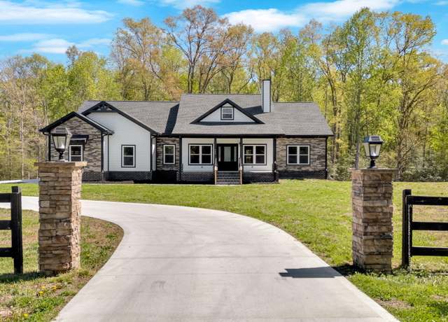 Property at 964 Deerwood Dr, Dandridge, TN 37725, 3 beds, 2 baths
