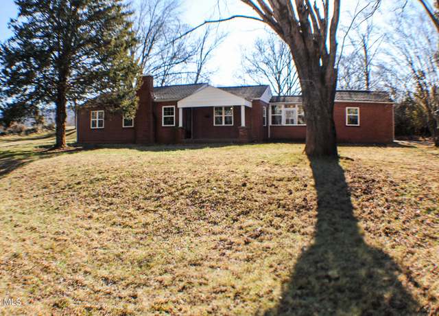 Property at 804 Maple St, Johnson City, TN 37601, 2 beds, 1 bath