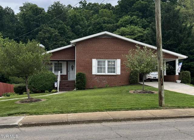 Property at 423 Main St, Greeneville, TN 37743, 3 beds, 2 baths
