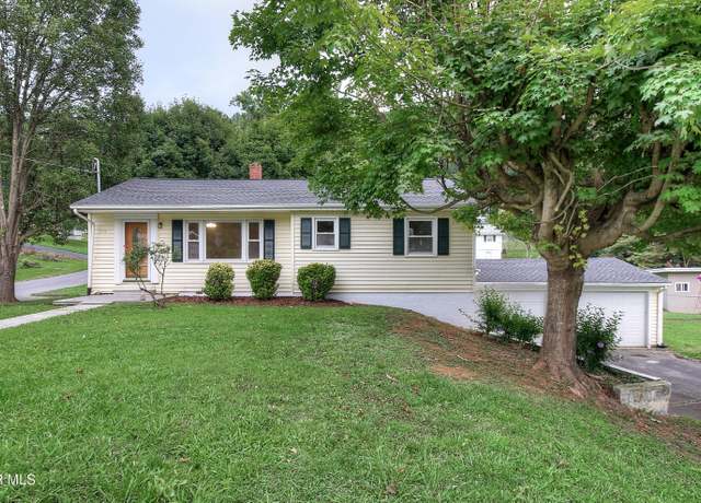 Property at 1119 Ledford St, Elizabethton, TN 37643, 3 beds, 1 bath