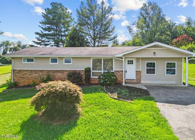 Property at 419 Ashville Ave, Mount Carmel, TN 37645, 4 beds, 3 baths