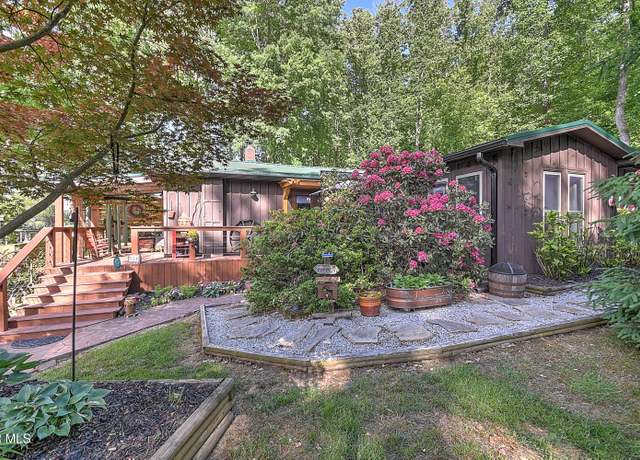 Property at 521 Baywood Dr, Piney Flats, TN 37686, 3 beds, 2.5 baths