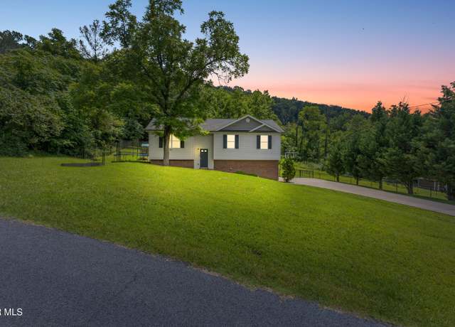 Property at 1644 Ridgeway Dr, Kingsport, TN 37664, 3 beds, 3 baths