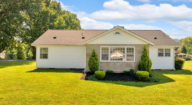 Photo of 204 Adair Dr, Johnson City, TN 37601