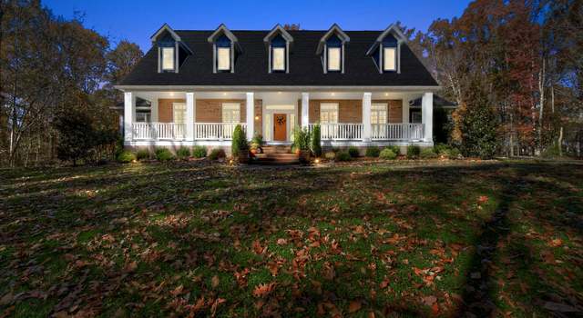 Photo of 602 Harbor Point Dr, Johnson City, TN 37615
