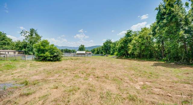 Photo of 165 George Bowers Rd, Elizabethton, TN 37643