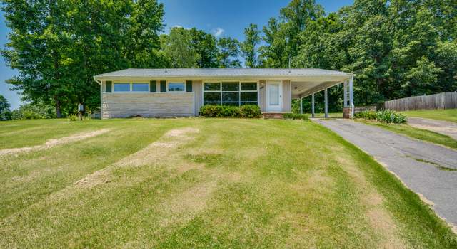 Photo of 407 Pine St, Mount Carmel, TN 37645
