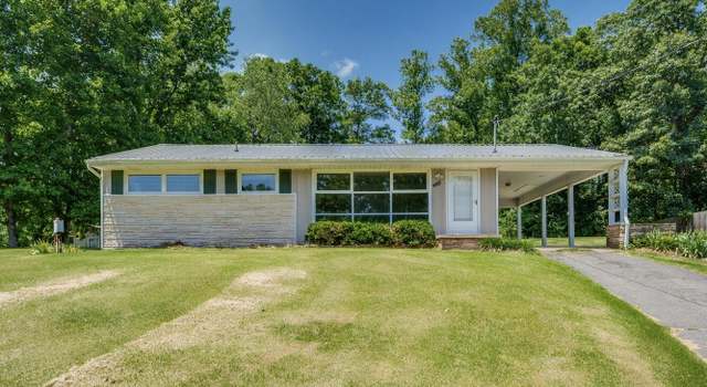 Photo of 407 Pine St, Mount Carmel, TN 37645