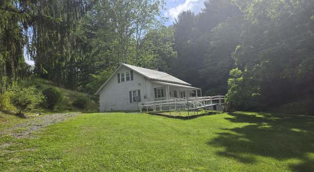Photo of 194 Miller Hollow Rd, Roan Mountain, TN 37687