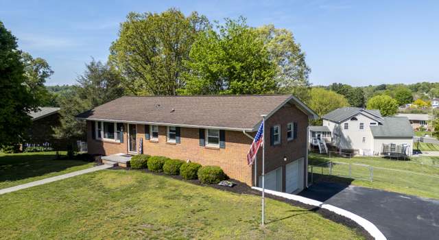 Photo of 515 Meadowcrest Dr, Bristol, VA 24201