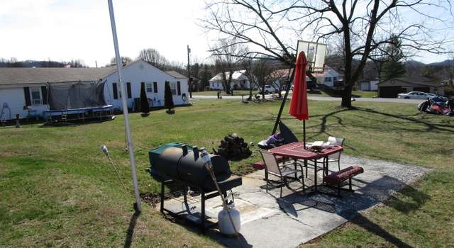 Photo of 401 Valley View Dr, Bristol, TN 37620