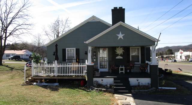 Photo of 401 Valley View Dr, Bristol, TN 37620