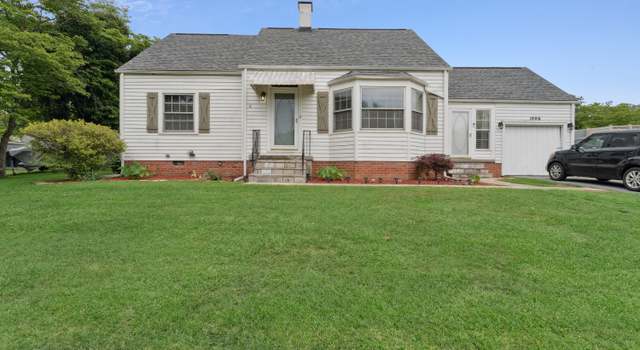 Photo of 1006 Riverview Dr, Elizabethton, TN 37643