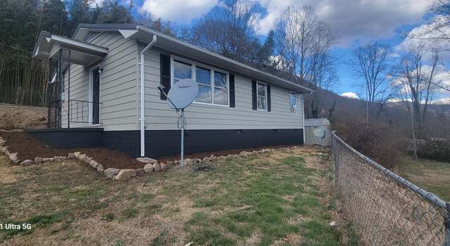 Photo of 708 8th St, Big Stone Gap, VA 24219