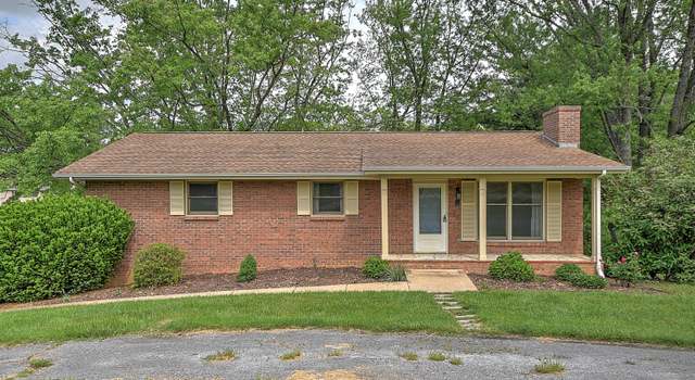 Photo of 389 Heritage Dr, Bristol, VA 24201
