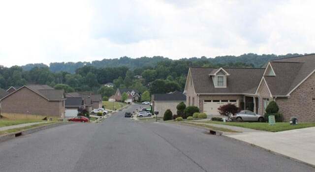 Photo of 4260 Anchor Pointe Dr, Kingsport, TN 37664