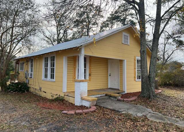 Property at 331 Pelham, Andalusia, AL 36420, 2 beds, 1 bath
